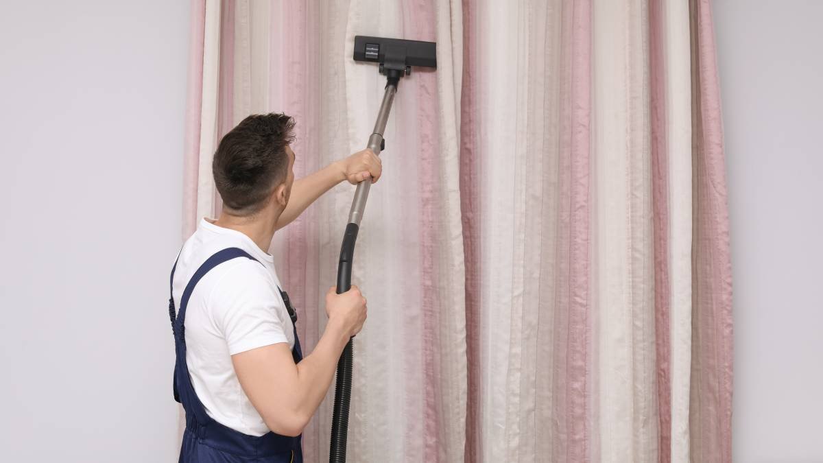 Professional window cleaning in Daglish